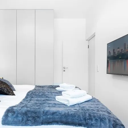 Apartment Szamocka By Renters Prestige Warsaw